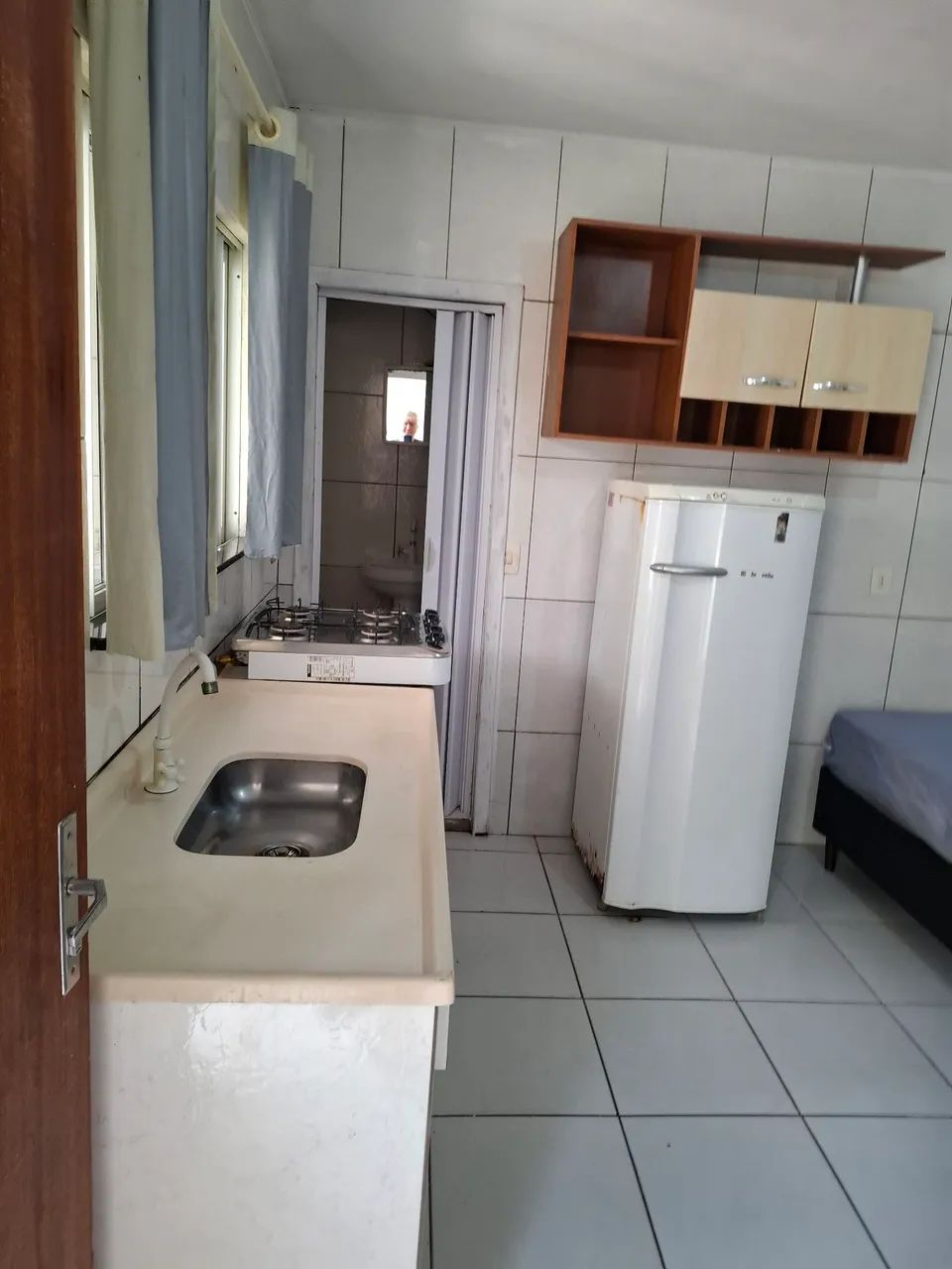 alugo uma kitnete  - Foto 2