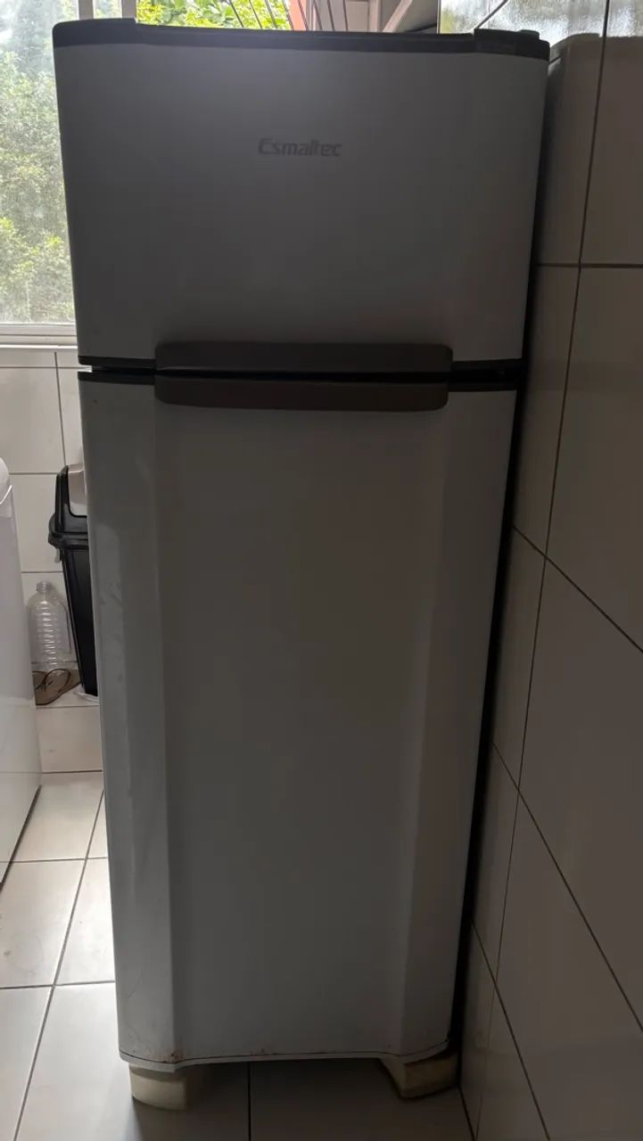 Geladeira semi nova