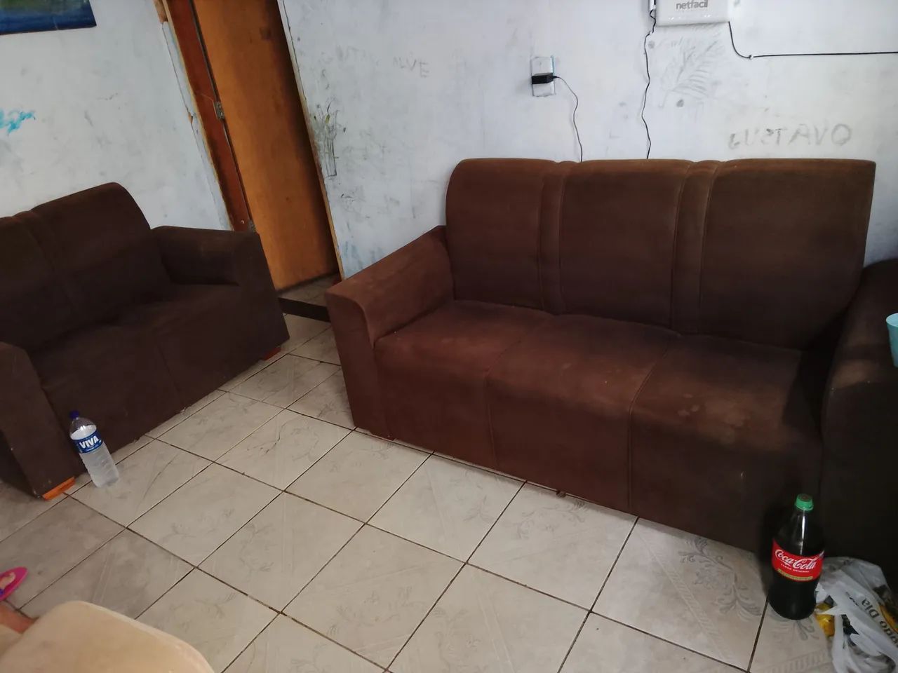 Sofá 2 e 3 lugar conservado 