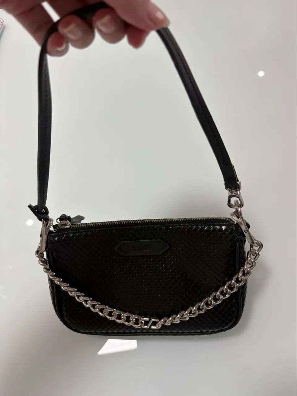 Bolsa preta da schutz com duas alças  - Foto 3