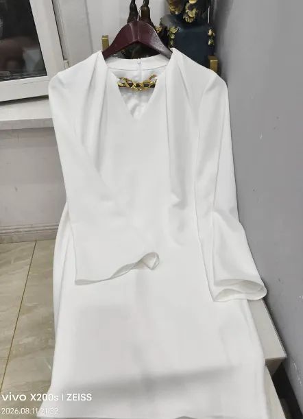 Vestido social branco luxo