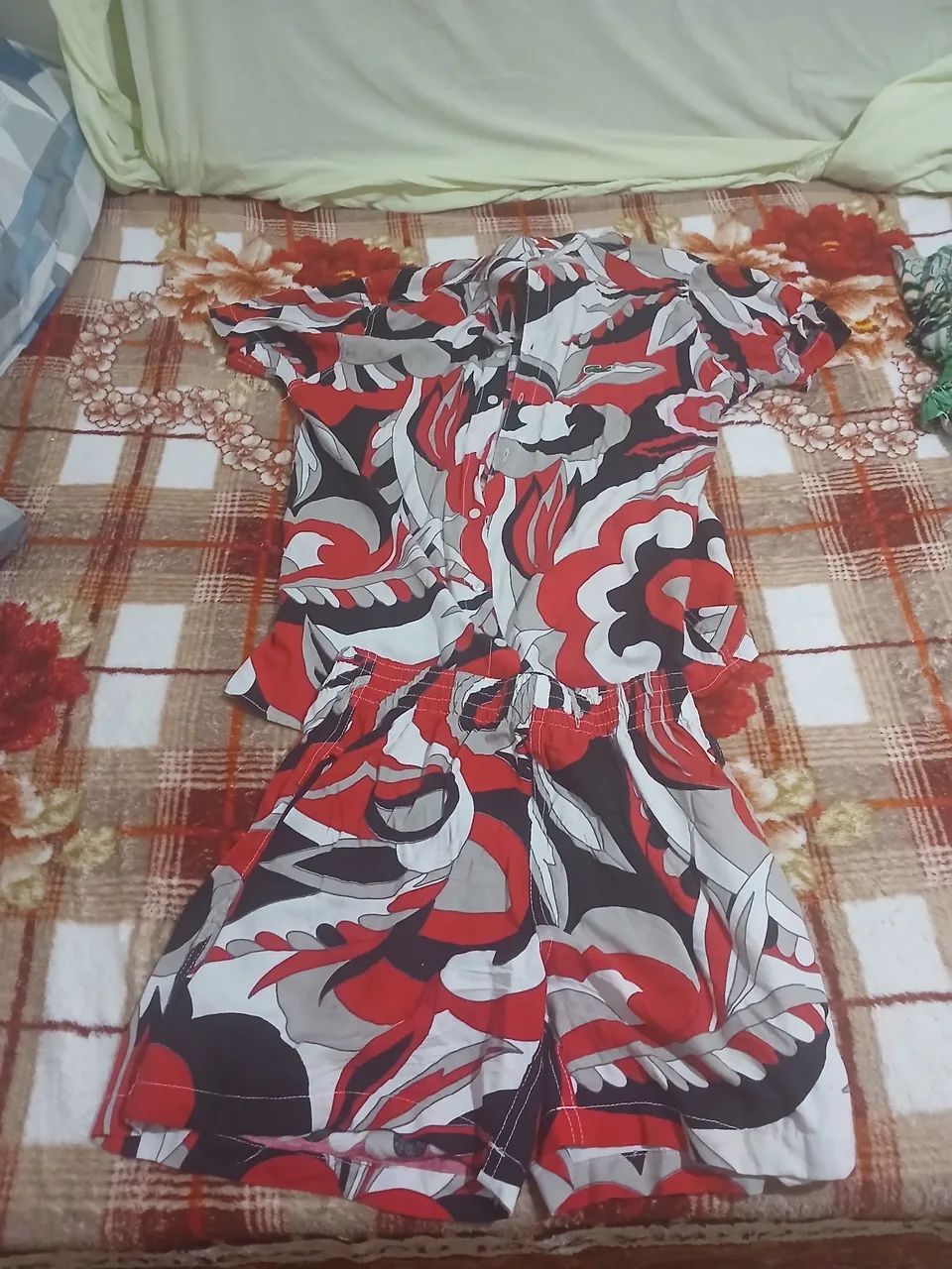 Camisa e bermuda masculina 
