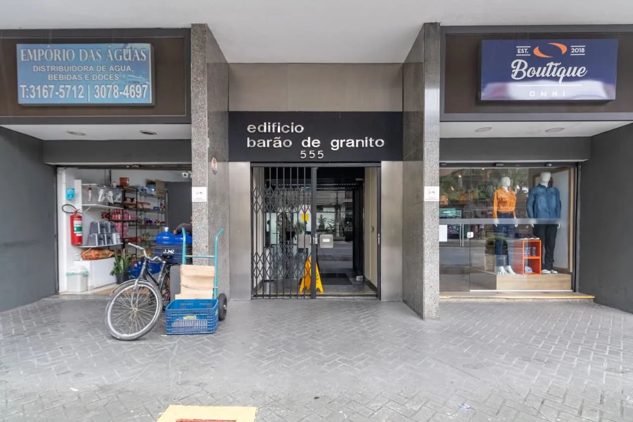 Sala comercial na Avenida São Gabriel, 555 - Conjunto 201  32 m²