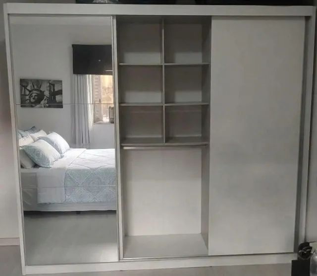 Guarda-Roupa Casal 2,40m com Espelho Inteiro, Gavetas e Cabideiros Branco