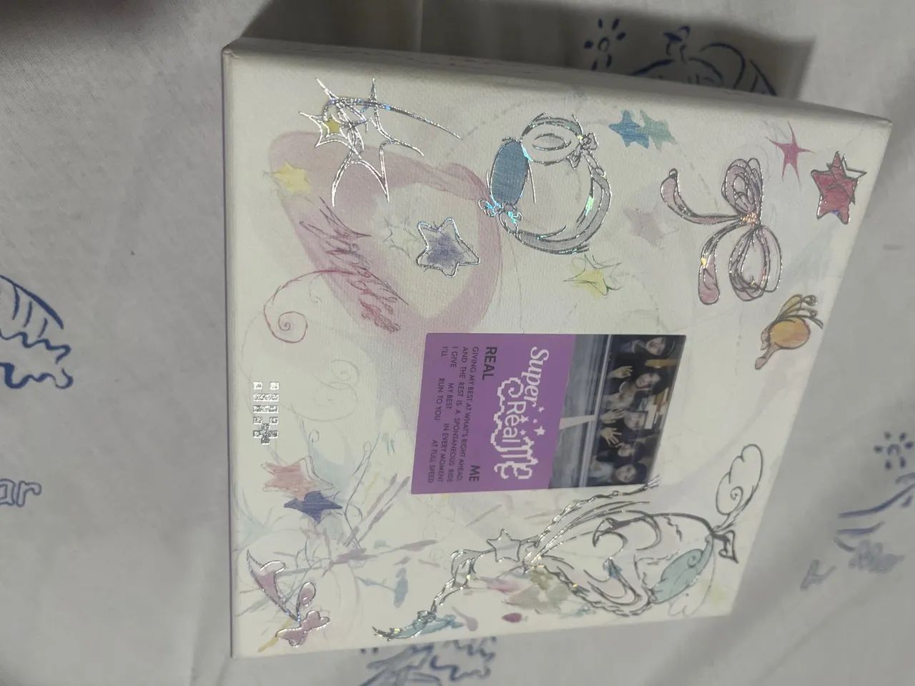 Álbum Illit / super real me 