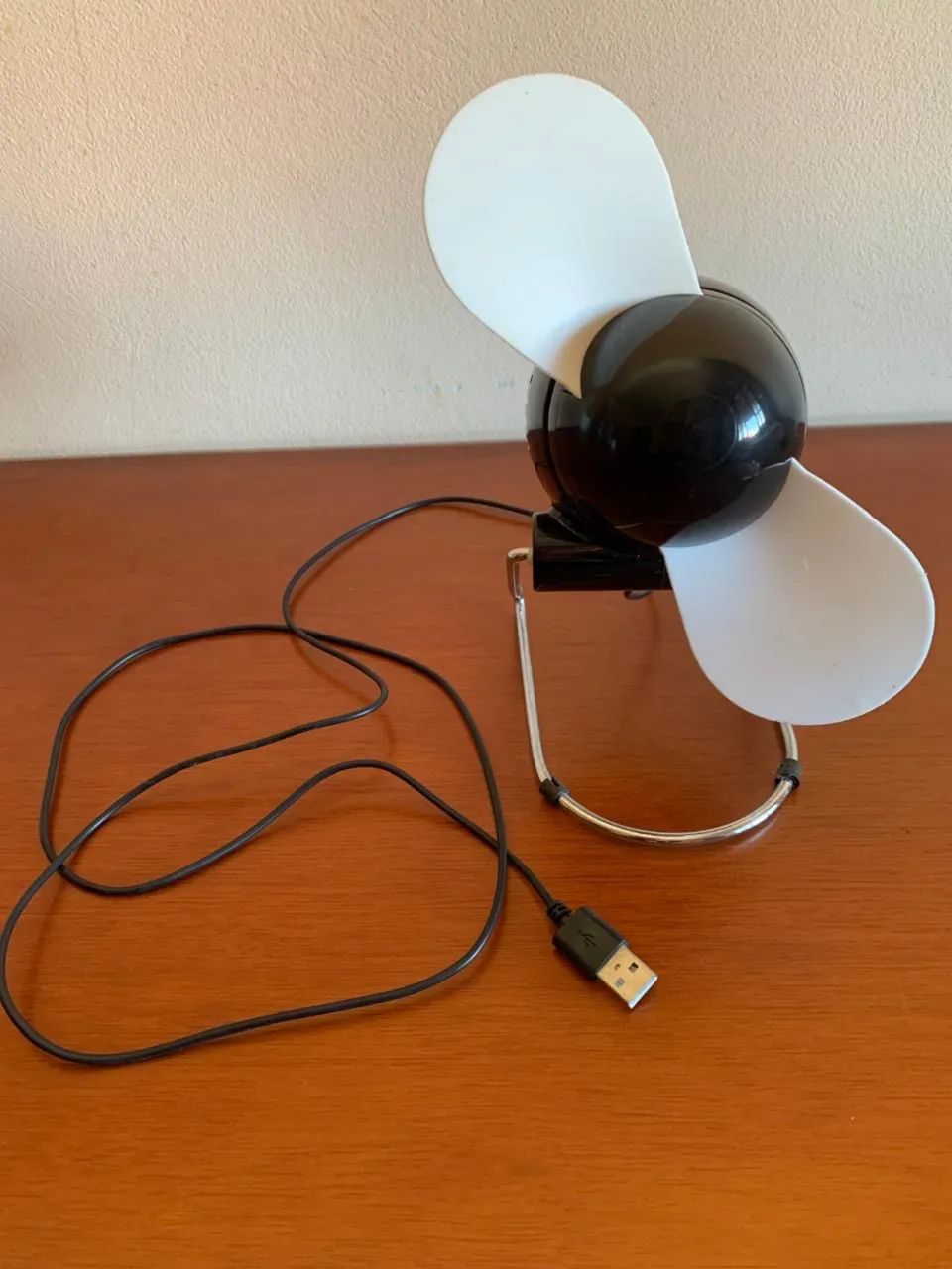 ventilador de mesa preto 