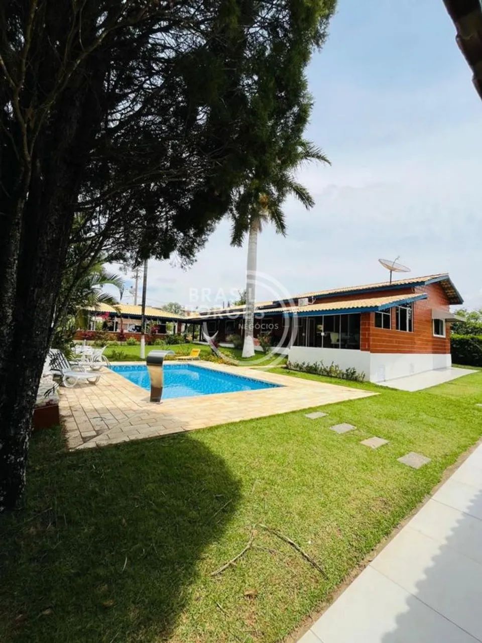 Excelente casa térrea 3 quartos (1 suíte master ) 340m muito bem distribuídos.