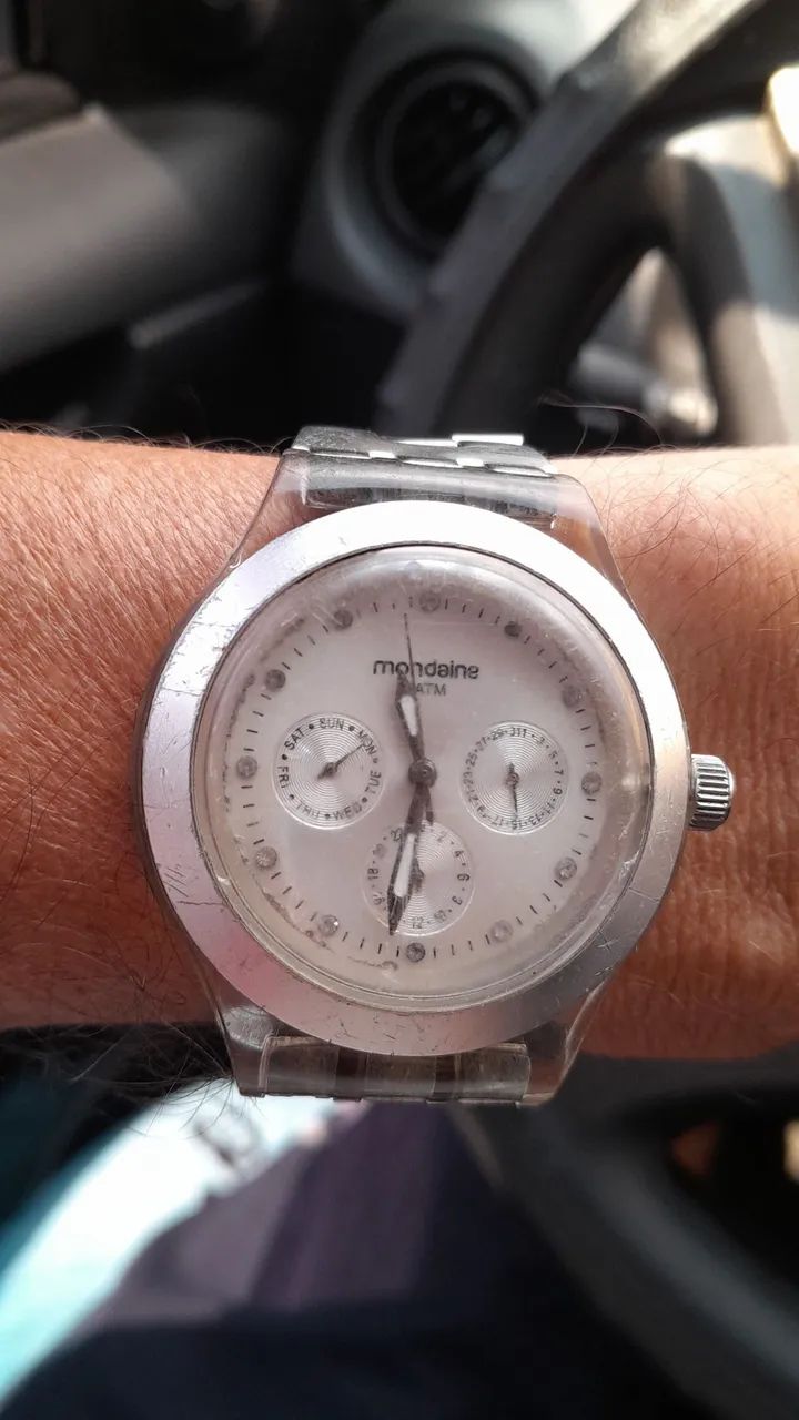 Vendo um relógio mondaine