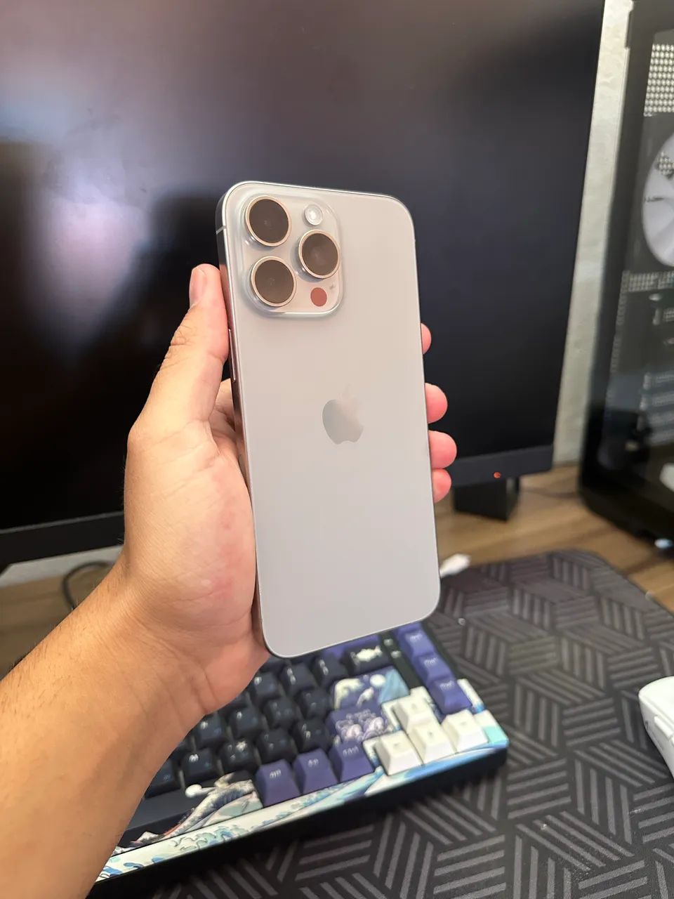 15 pro Max natural titânio 