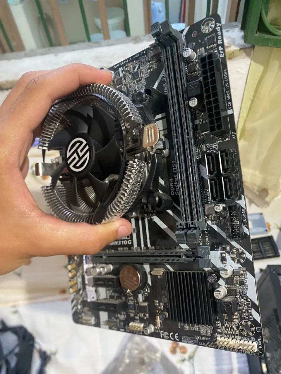 Kit Intel I3 8100 + h310
