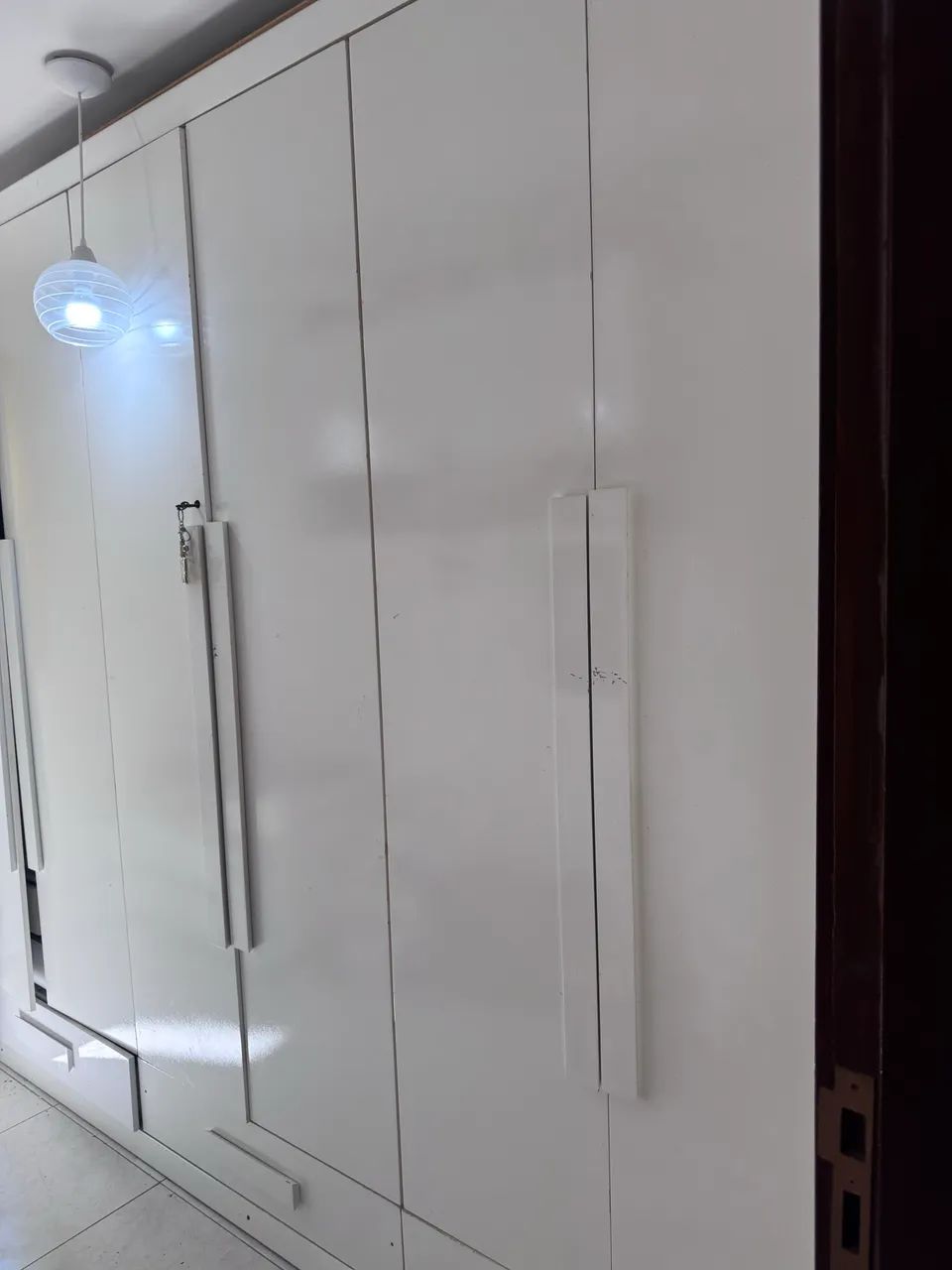 Vendo guarda-roupa  bem dividido - Foto 5