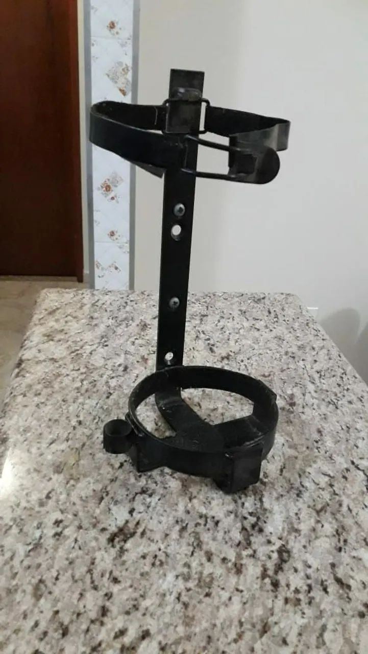 Dois suportes para extintor de 2kg e 4kg  - Foto 5
