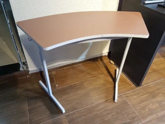 Mesa Escolar Dinâmica / Escrivaninha Modular Curva - Ótimo Estado