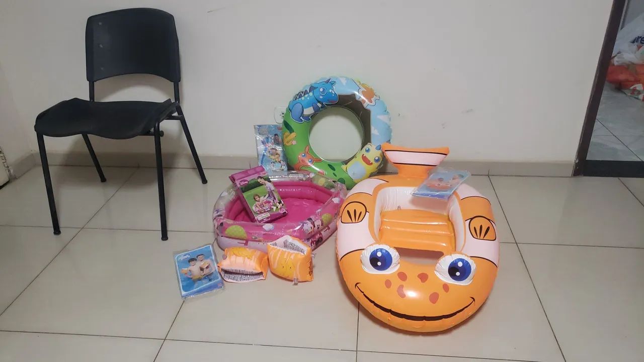 Itens Infantis para Piscina - R$ 55,00 - Foto 4