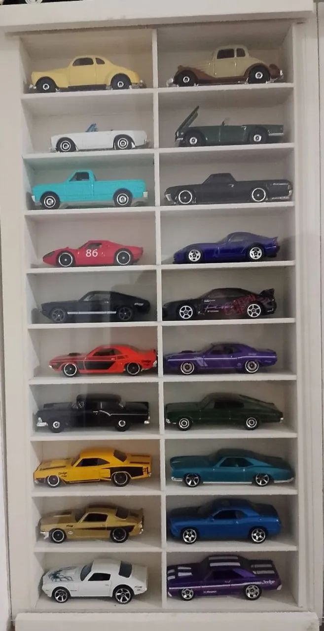 Expositor com 20 miniaturas - Hobbies e coleções - Cidade Nova