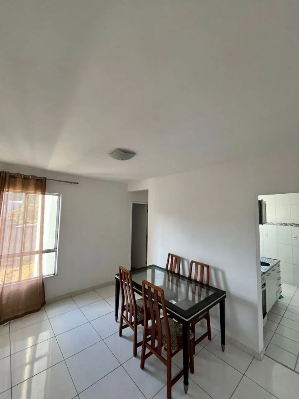 Mesa de sala + 5 cadeiras - Foto 3