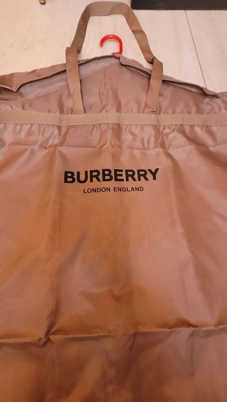 Capa protetora da Burberry original de nylon impermeável. - Foto 2