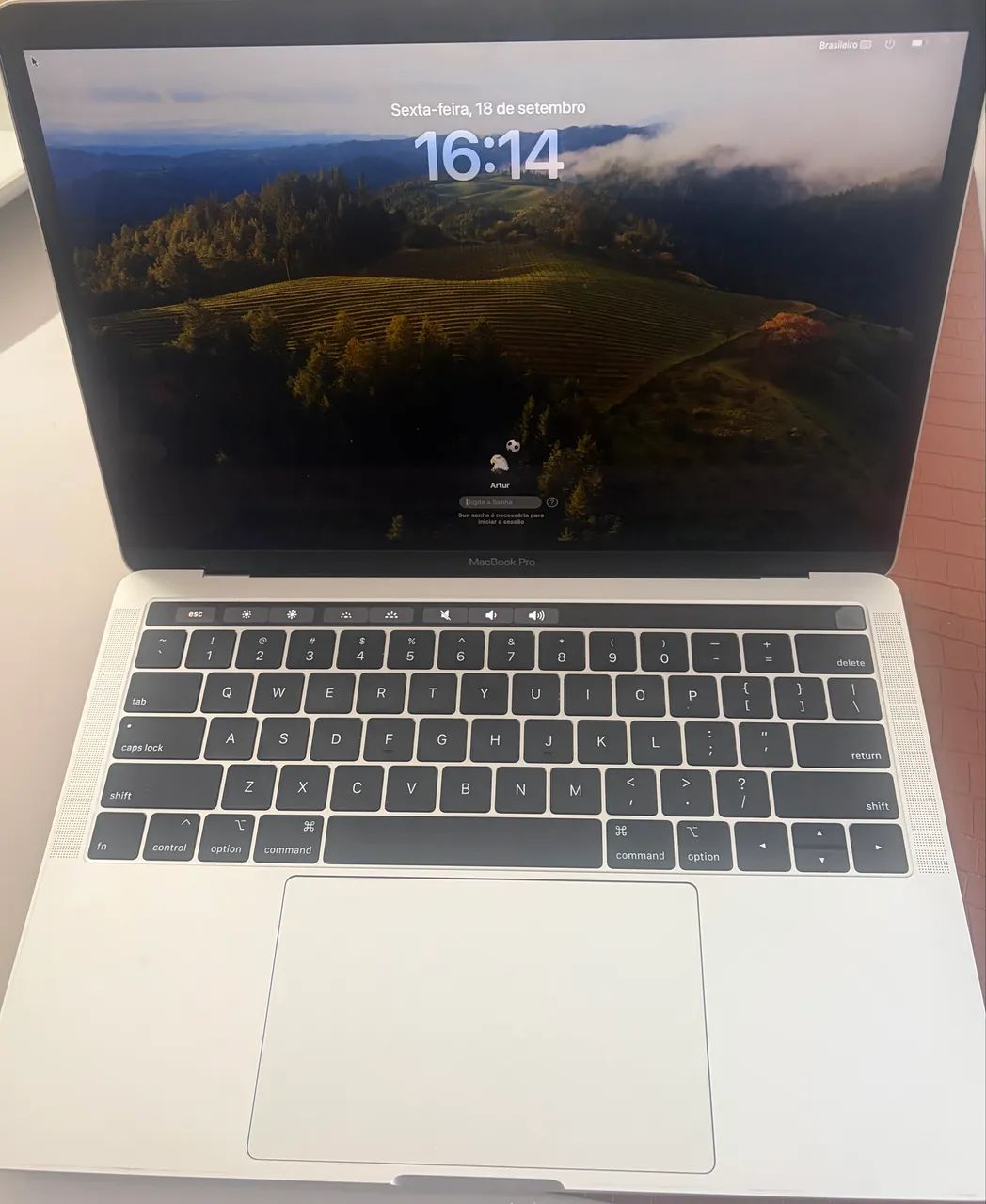 MacBook Pro 13? 2020 i5 16GB RAM Touch Bar - Excelente Estado