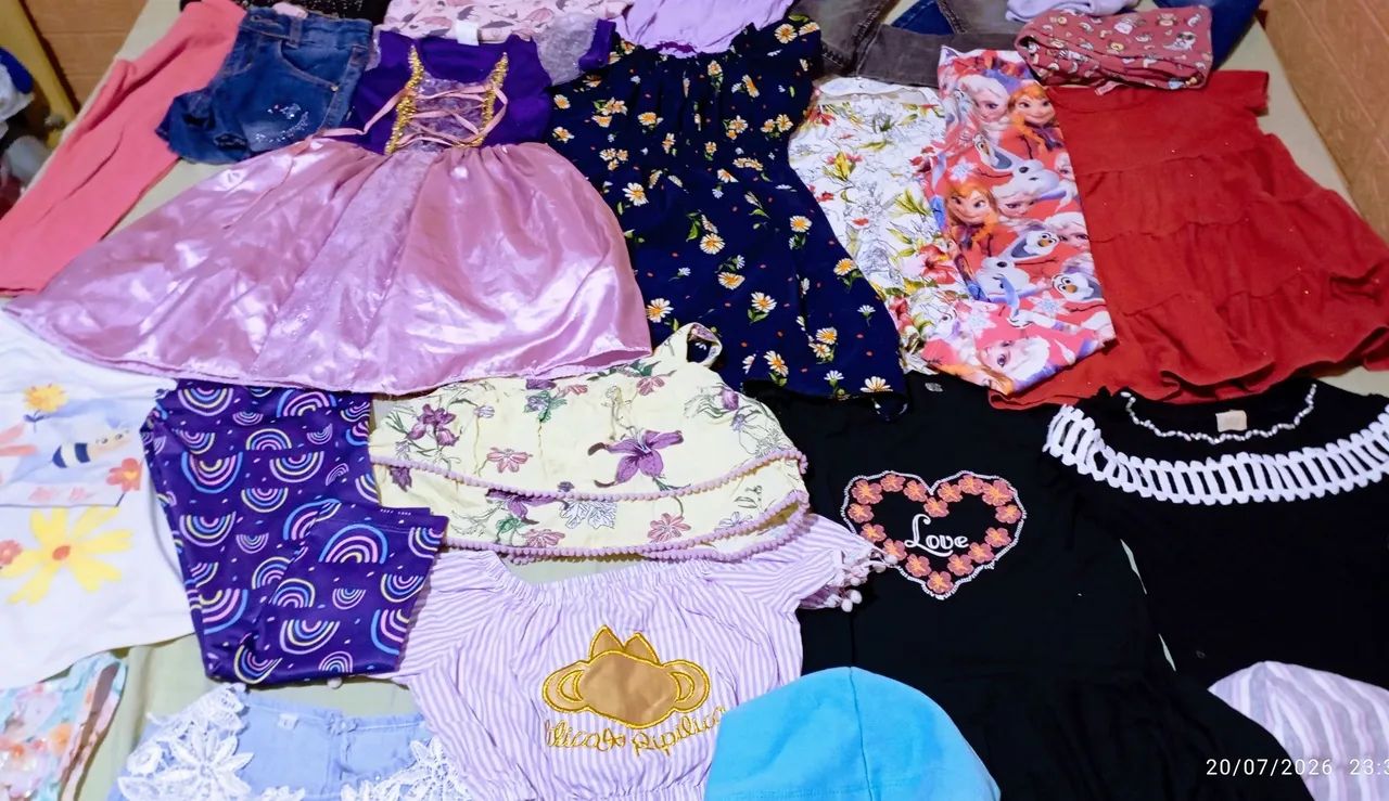 Lote de roupas tamanho 4 e 6 - Foto 3