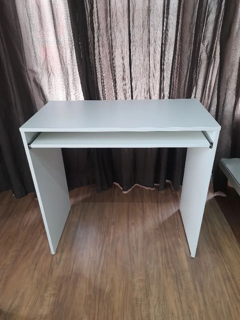 Escrivaninha em MDF com Suporte para Teclado - NOVA