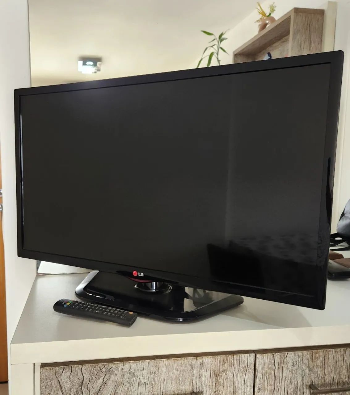 TV LG 220V LED 32 polegadas full HD sem funções Smart TV