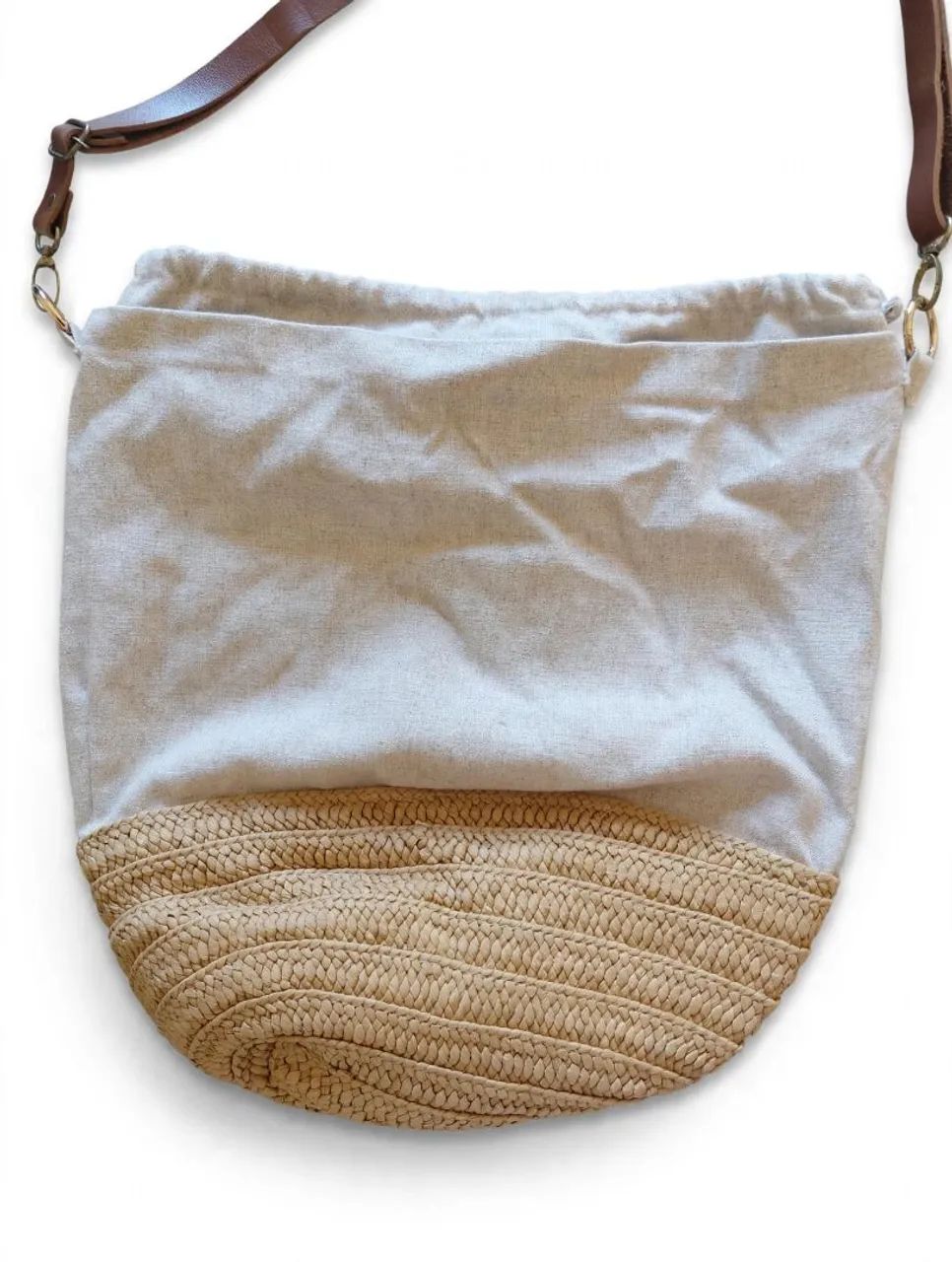 Bolsa saco lateral linho e palha - Foto 5