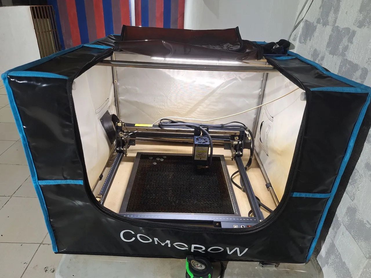 Maquina de gravação e corte a laser