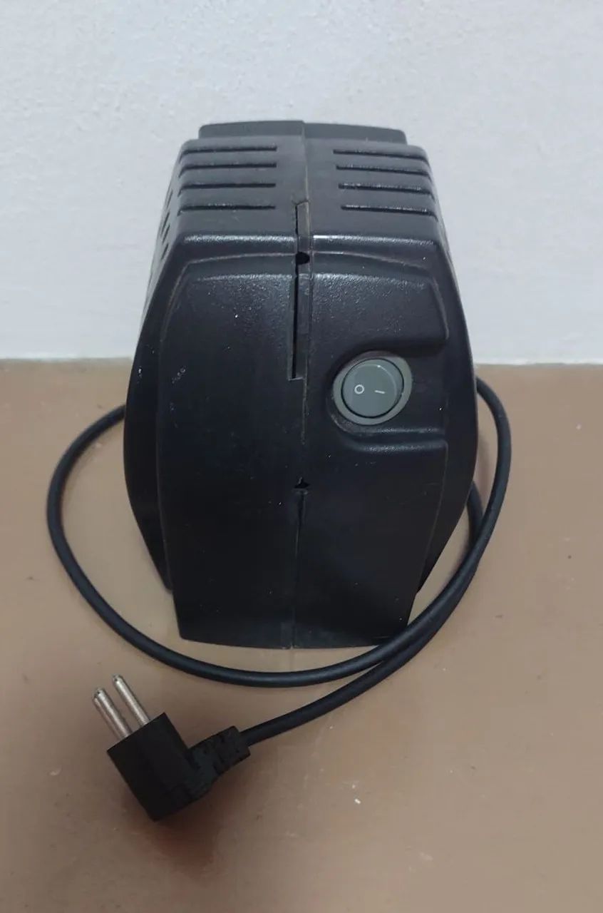 Estabilizador Enermax com fusível de proteção  - Foto 5