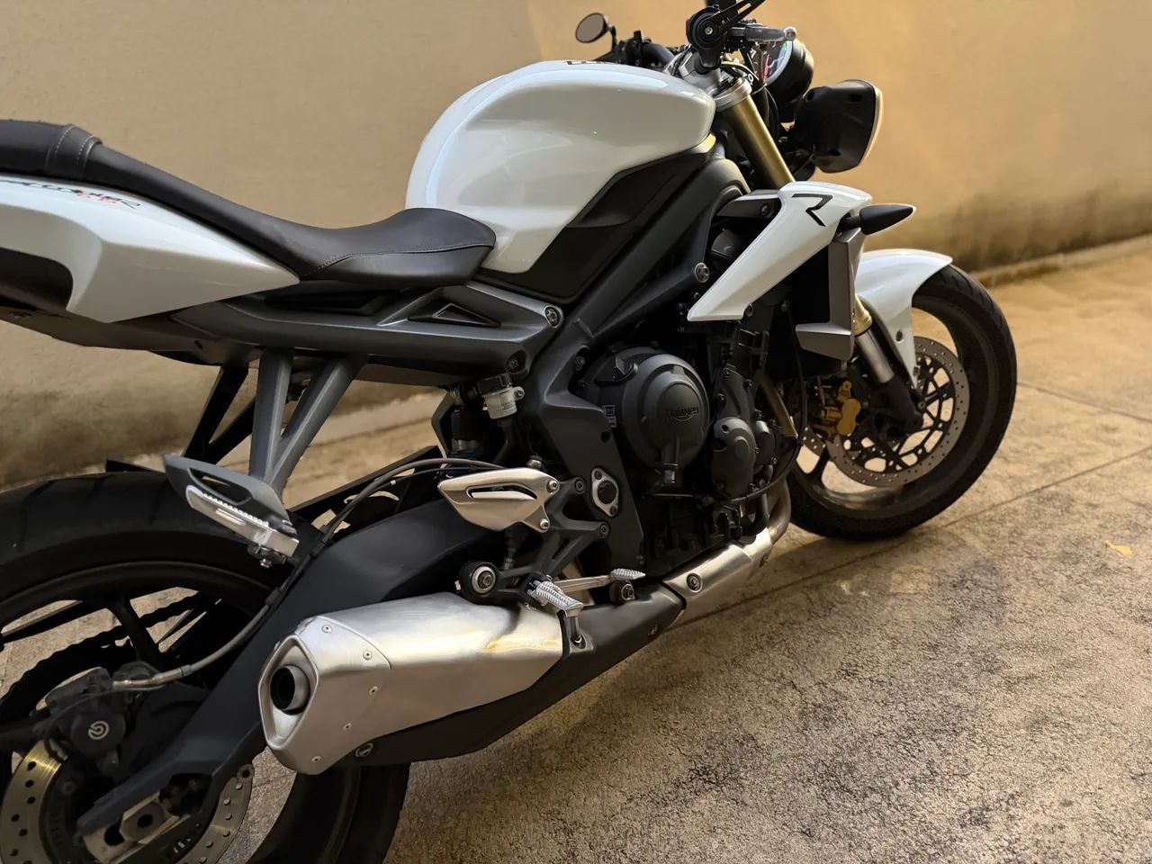 Triumph Triple 675 2014 - 1432320283 | OLX