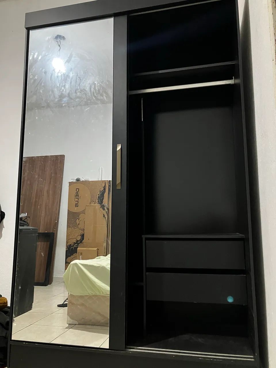 Guarda roupas solteiro