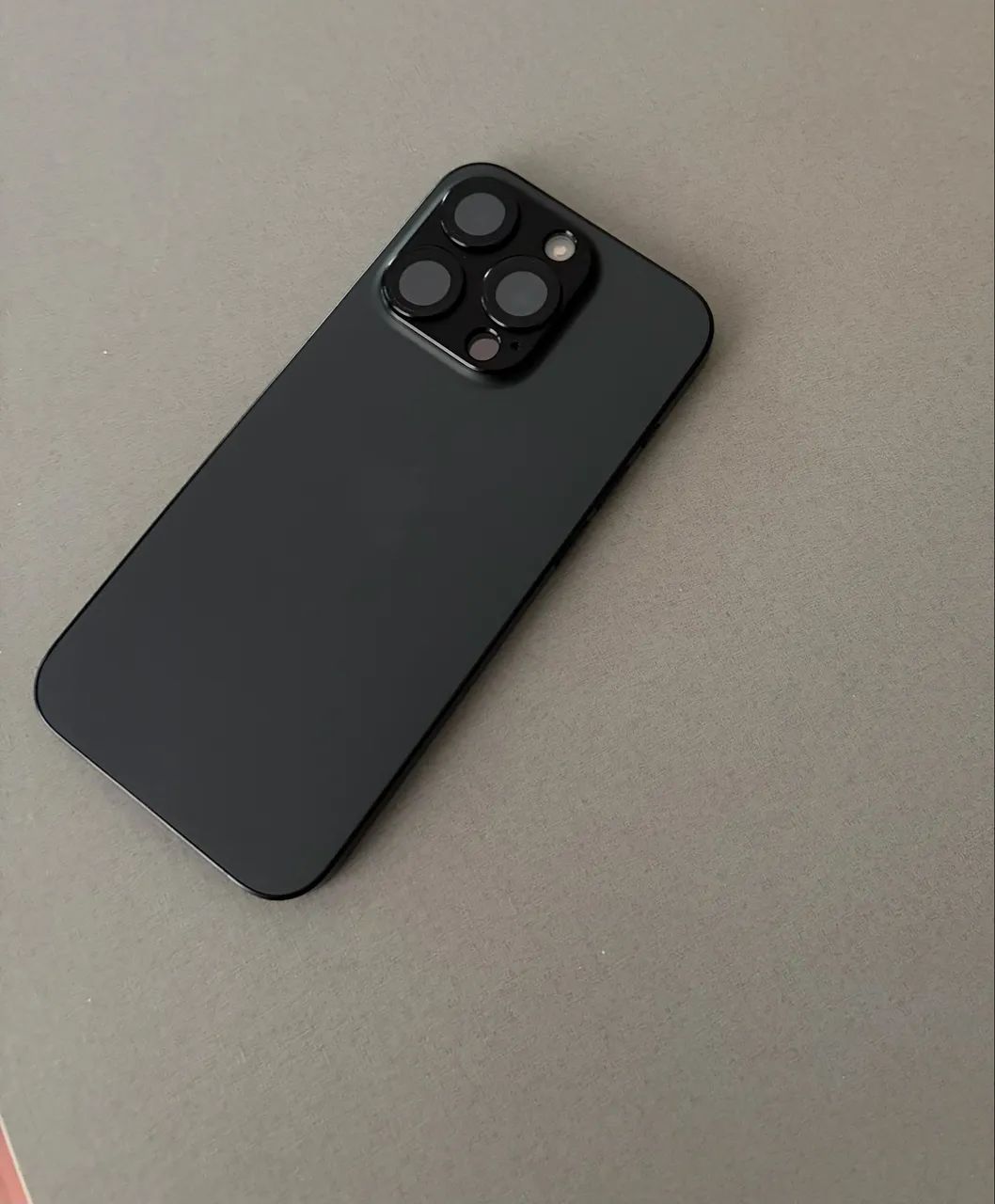 iPhone 15Pro - Foto 2