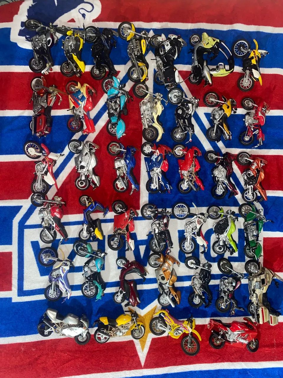 Vendo miniatura de motos coleção anos 2000?. - Foto 4