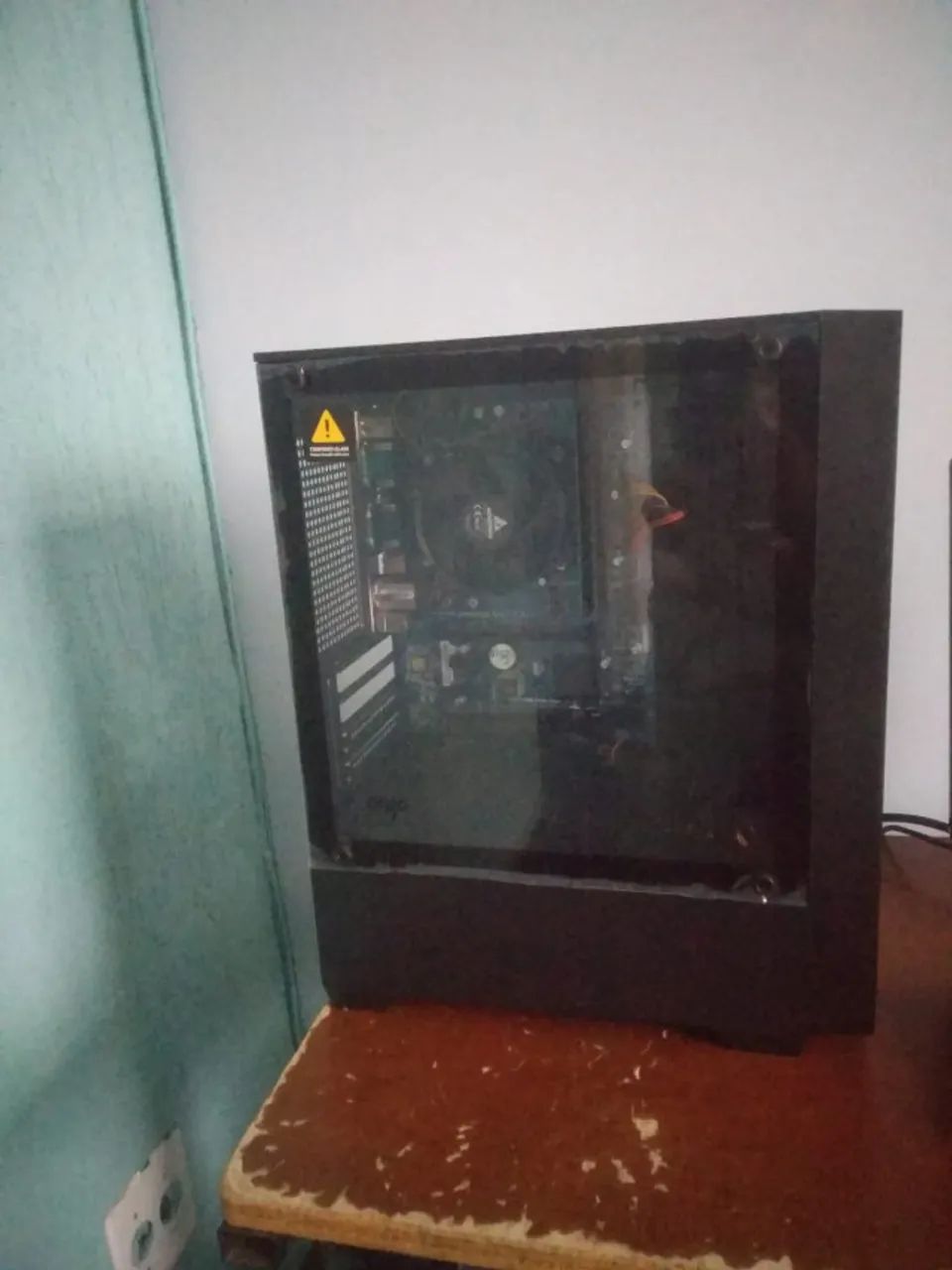 CPU Core i3 8100, ram 16 GB DDR4, excelente, barato!