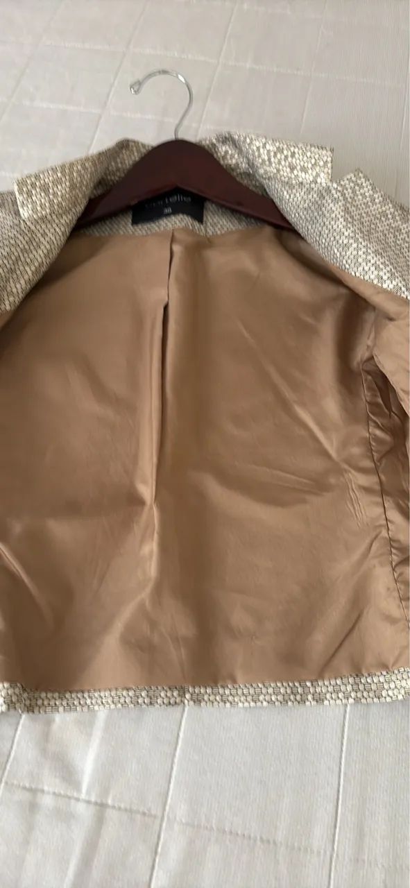 Blazer feminino 38 com dourado  - Foto 5