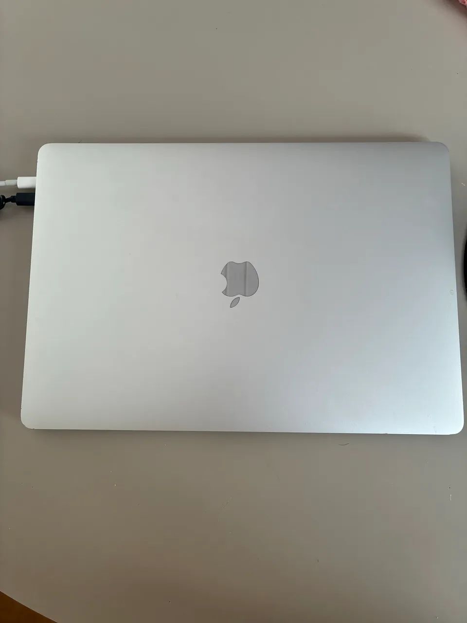 MacBook Pro i7 com tela de 15.4