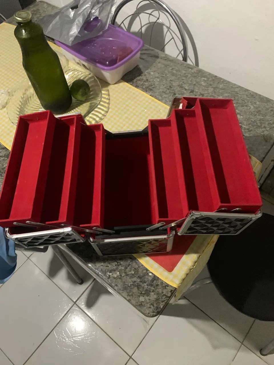 Maleta de maquiagem sem nenhum defeito!!! - Foto 4
