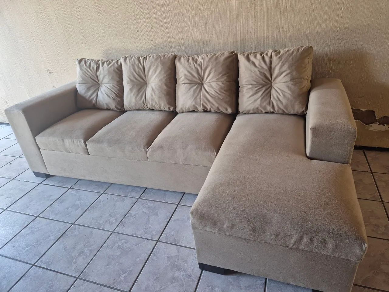 Sofá 3 lugares e chaise