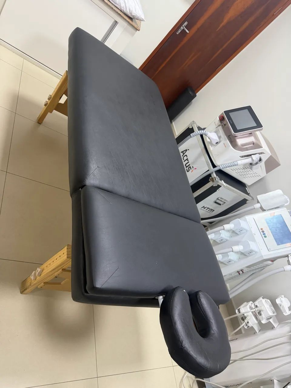 Maca pra massagem, fixa e reclinável cor preta  - Foto 2