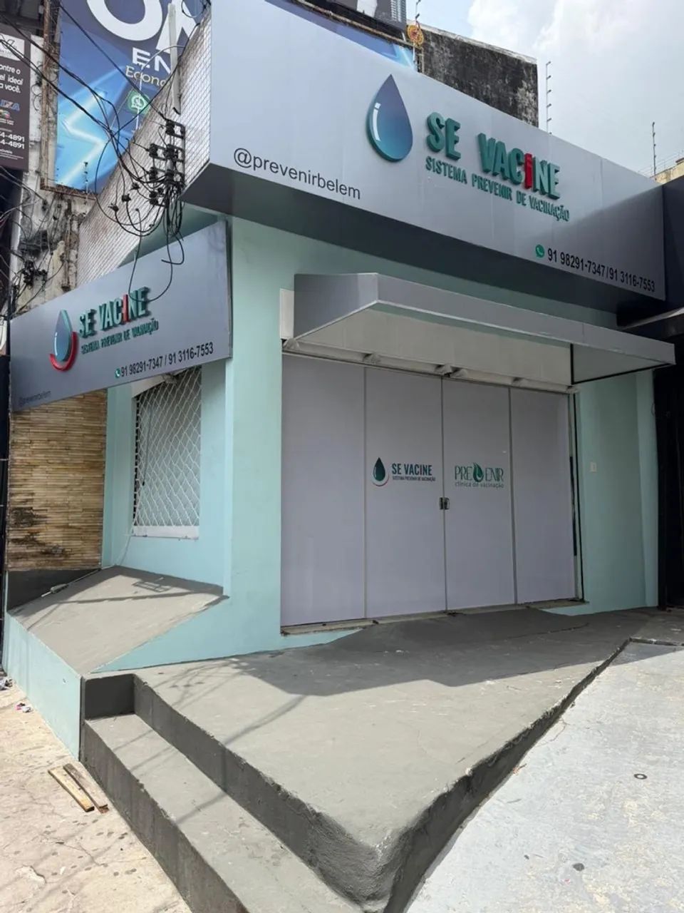 LOJA COMERCIAL DE ESQUINA 