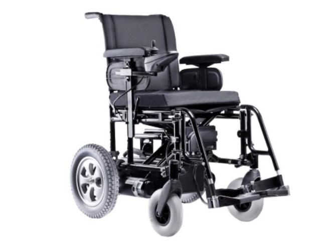 Cadeira de rodas motorizada novíssima!!!