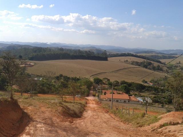 Condomínio, Um mimo. Lindos terrenos, pertinho do Centro 