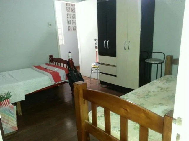 Quarto para moças no Centro de Goiânia!