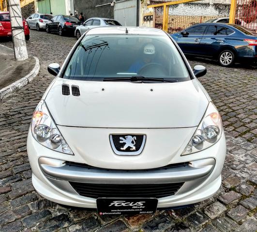 Peugeot 207 XR 2014 novíssimo + IPVA e transferência - Foto 2