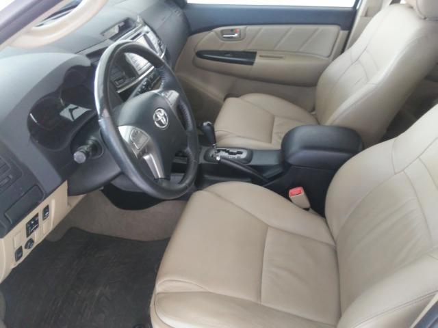 Toyota Hilux SW4 Baixo Km Extra - Foto 2