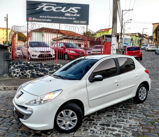 Peugeot 207 XR 2014 novíssimo + IPVA e transferência