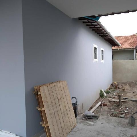Linda Casa 2.quartos primeira locação a poucos passos da praia.!