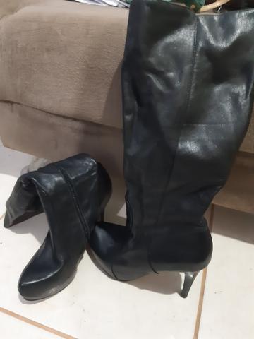 Bota de couro preta e marrom 35