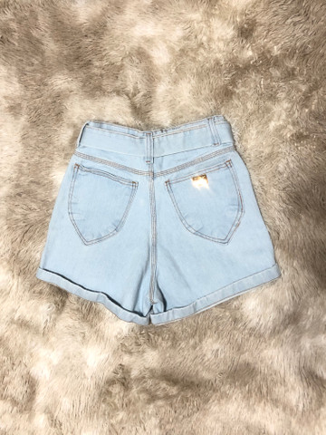 short jeans claro feminino