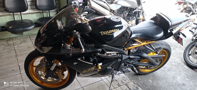 TRIUMPH 675 DAYTONA