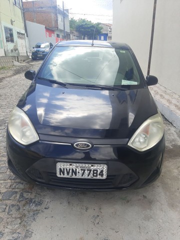 FORD FIESTA PRETO